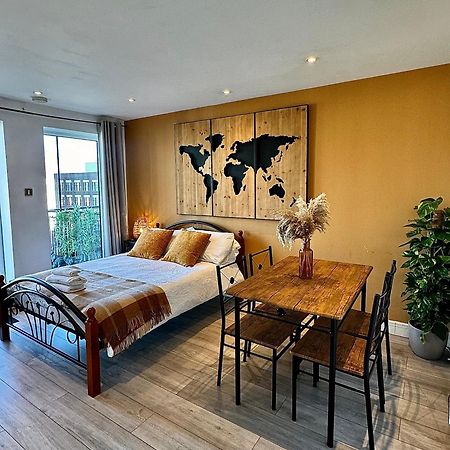 Cozy Flat With Balcony Londres Exterior foto