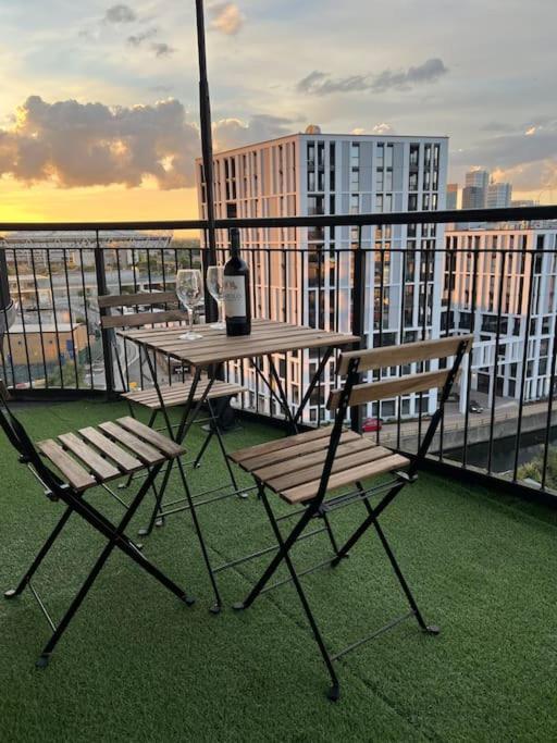 Cozy Flat With Balcony Londres Exterior foto
